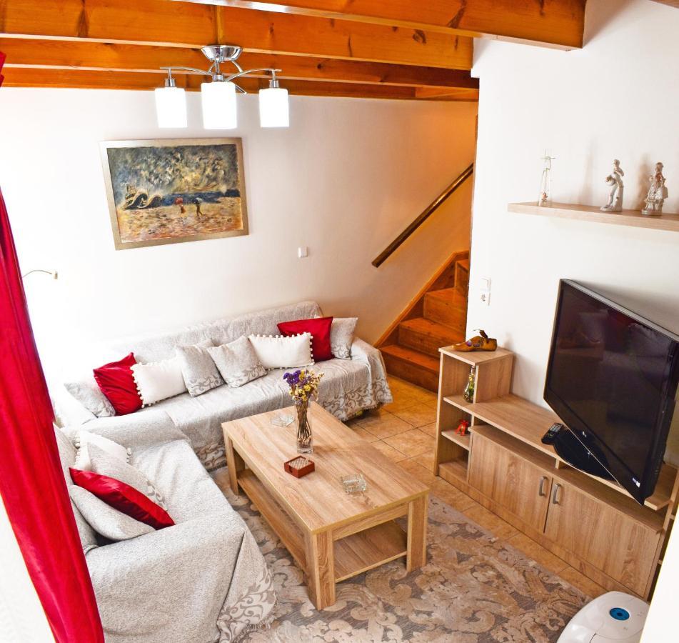 Marilou'S Cottage Ágios Matthaíos Kültér fotó