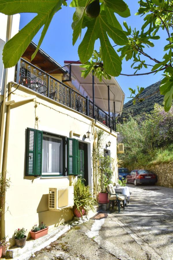 Marilou'S Cottage Ágios Matthaíos Kültér fotó